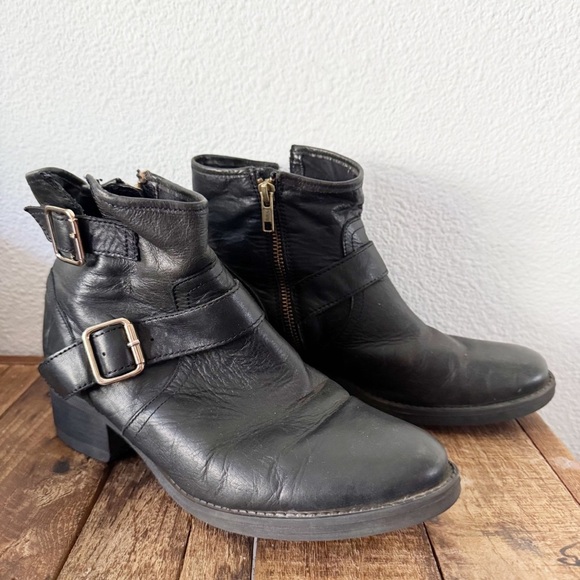 Steve Madden Tiarraa Black Leather Moto Ankle Boots 8.5 Edgy Grunge Streetwear - Picture 12 of 12